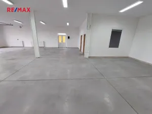 Pronájem obchodního prostoru, Slavkov u Brna, 200 m2