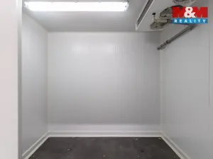 Prodej obchodního prostoru, Frýdek-Místek - Frýdek, Dobrovského, 1150 m2