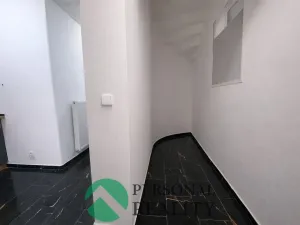 Pronájem obchodního prostoru, Jirkov, Chomutovská, 32 m2