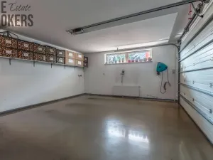 Prodej rodinného domu, Praha - Dolní Měcholupy, U přejezdu, 359 m2