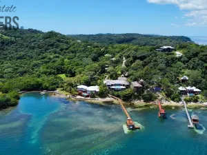 Prodej pozemku, Coxen Hole, Roatán, Honduras, 2090 m2