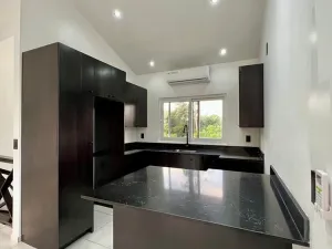 Prodej rodinného domu, Coxen Hole, Roatán, Honduras, 90 m2