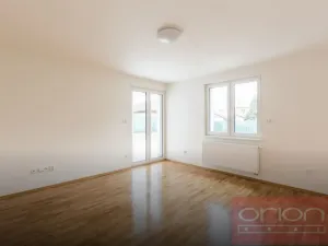 Pronájem rodinného domu, Praha, Ke smrčině, 260 m2