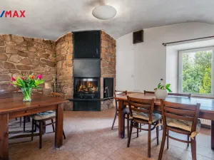 Prodej zemědělské usedlosti, Hluboké Dvory, 760 m2