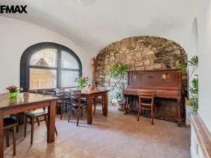 Prodej zemědělské usedlosti, Hluboké Dvory, 951 m2