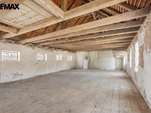 Prodej zemědělské usedlosti, Hluboké Dvory, 951 m2