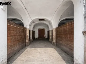 Prodej zemědělské usedlosti, Hluboké Dvory, 951 m2