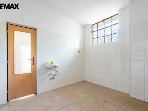 Prodej zemědělské usedlosti, Hluboké Dvory, 951 m2