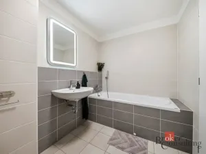 Prodej bytu 2+kk, Hradec Králové - Nový Hradec Králové, Antonína Petrofa, 54 m2