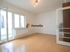 Pronájem bytu 1+kk, Praha - Nusle, Lounských, 49 m2