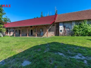 Prodej rodinného domu, Bašnice, 864 m2