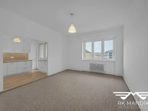 Pronájem bytu 2+kk, Praha - Kobylisy, Kobyliské náměstí, 56 m2