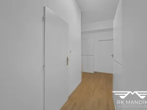 Pronájem bytu 2+kk, Praha - Kobylisy, Kobyliské náměstí, 56 m2