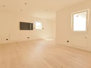 Pronájem bytu 2+kk, Jablonec nad Nisou, Nádražní, 55 m2