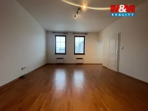 Pronájem bytu 1+kk, Strakonice - Strakonice I, Palackého náměstí, 42 m2