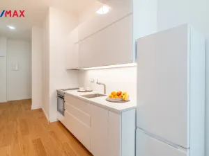 Pronájem bytu 2+kk, Praha - Vinohrady, Korunní, 55 m2