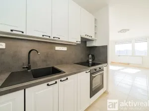Prodej bytu 2+kk, Praha - Bohnice, Poznaňská, 45 m2