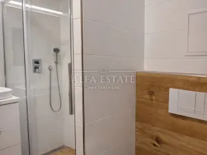 Prodej bytu 3+kk, Karlovy Vary - Bohatice, Lomená, 61 m2