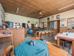 Prodej komerční nemovitosti, Klamoš, 865 m2