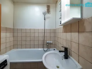 Pronájem bytu 3+1, Mariánské Lázně - Úšovice, Hroznatova, 64 m2