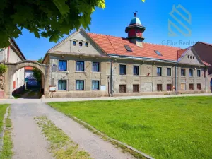 Prodej činžovního domu, Smečno, 779 m2