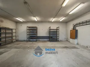 Pronájem skladu, Skuteč, Husova, 63 m2