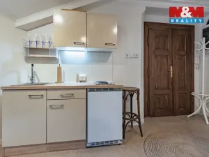 Pronájem bytu 2+kk, Praha, Janáčkovo nábřeží, 40 m2