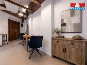 Pronájem bytu 2+kk, Praha, Janáčkovo nábřeží, 40 m2