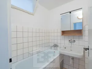 Pronájem bytu 2+1, Hradec Králové, Skupova, 61 m2