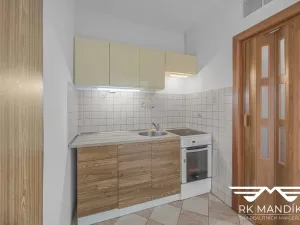 Prodej bytu 1+kk, Praha - Modřany, Nikoly Vapcarova, 32 m2