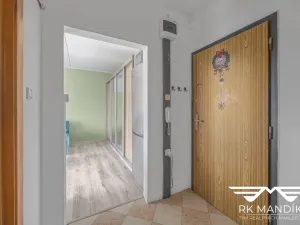 Prodej bytu 1+kk, Praha - Modřany, Nikoly Vapcarova, 32 m2