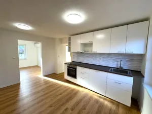 Pronájem bytu 2+1, Klášterec nad Ohří - Miřetice u Klášterce nad Ohří, Švermova, 66 m2