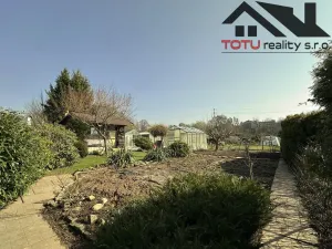 Prodej zahrady, Dvůr Králové nad Labem, Ve Strži, 226 m2