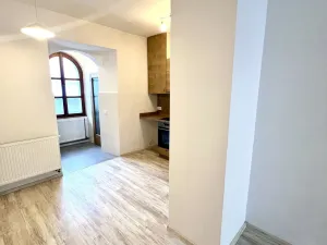 Pronájem bytu 1+kk, Jindřichův Hradec, Kostelní, 36 m2