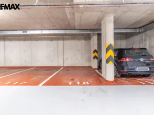 Pronájem garážového stání, Praha - Hrdlořezy, V třešňovce, 13 m2