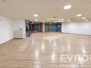 Pronájem obchodního prostoru, Vrchlabí, Krkonošská, 132 m2