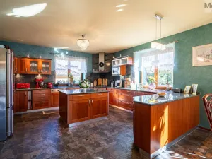 Prodej rodinného domu, Lužice, 372 m2