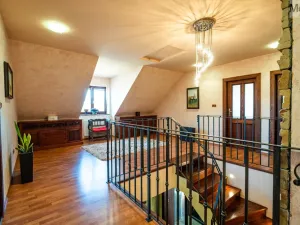 Prodej rodinného domu, Lužice, 372 m2