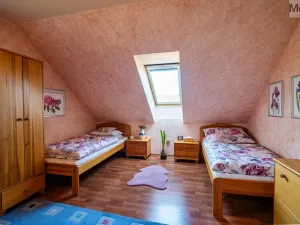 Prodej rodinného domu, Lužice, 372 m2