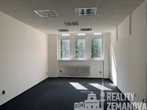 Pronájem kanceláře, Praha - Žižkov, U zásobní zahrady, 347 m2