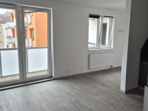 Pronájem bytu 1+kk, Cheb, Dukelská, 44 m2