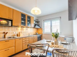 Prodej bytu 3+1, Znojmo, náměstí Svobody, 95 m2