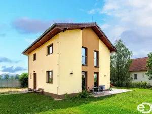 Pronájem rodinného domu, Skorkov - Otradovice, 140 m2