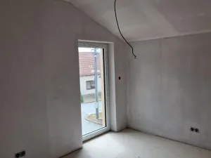 Prodej bytu 3+kk, Holubice, 81 m2
