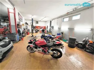 Prodej obchodního prostoru, Dobrná, 288 m2