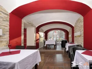 Prodej ubytování, Louny, Mírové náměstí, 530 m2