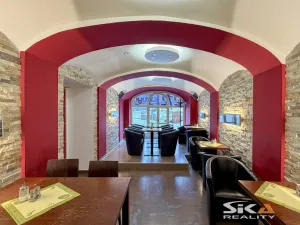 Prodej ubytování, Louny, Mírové náměstí, 530 m2