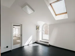 Pronájem kanceláře, Praha - Smíchov, Nádražní, 57 m2