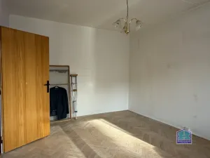 Prodej bytu 1+1, Plzeň - Doubravka, Popelnicová, 36 m2