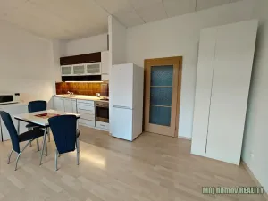 Pronájem bytu 1+kk, Praha - Libeň, Českomoravská, 42 m2